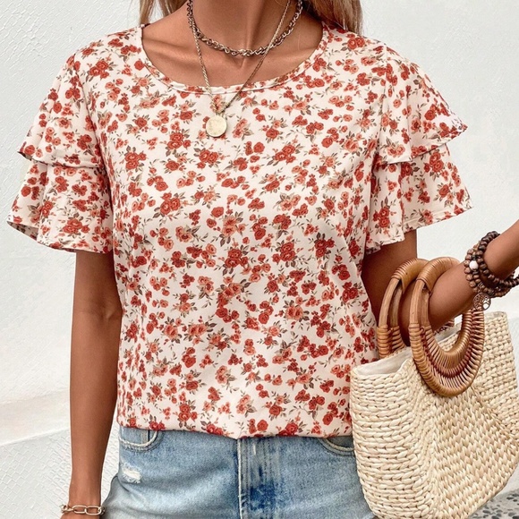 BellanBlue Tops - Boho Floral Print Butterfly Sleeve blouse